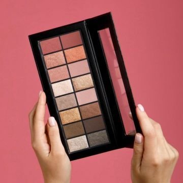 Палетка теней 16 оттенков / Eyeshadow Palette 16 Shadows  01 Nude