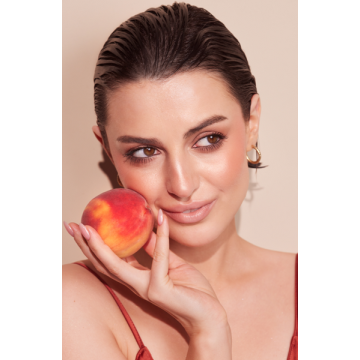 GET THE GLOW LOOK Multi-function Illuminating Face Cream GET THE GLOW LOOK Multi-function Illuminating Face Cream